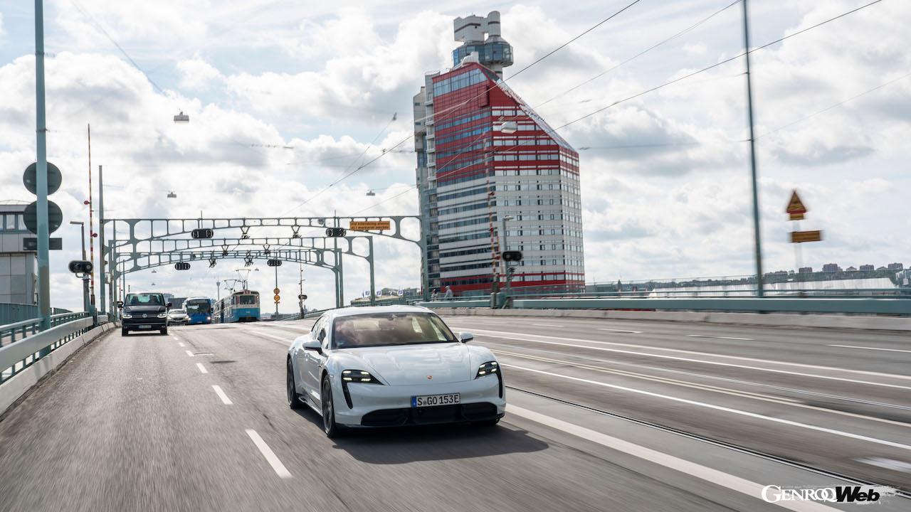 自動運転システムに搭載される「メインプランナー」「フォールバックプランナー」「スーパーバイザー」という3つの並列システムにより、危険を回避することができる。