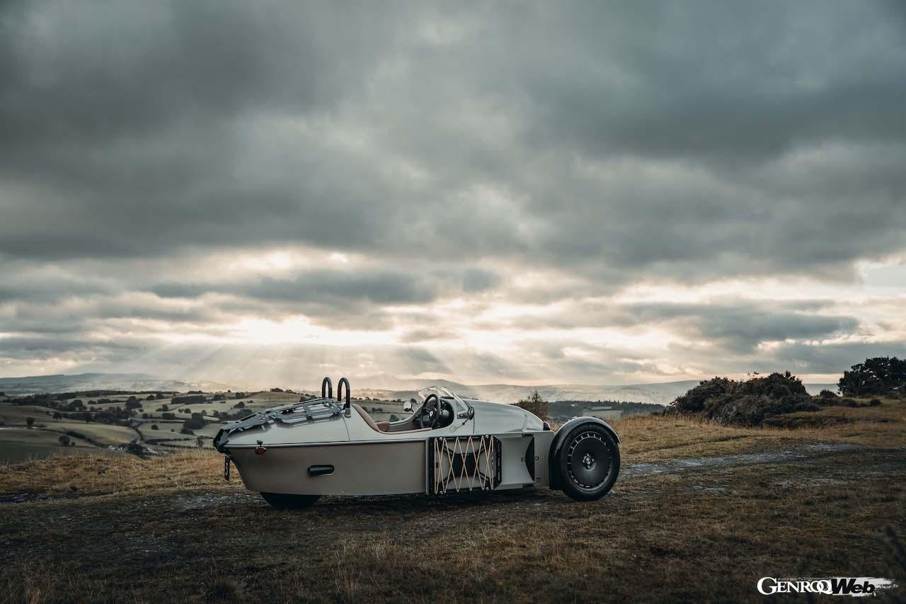 完全新規設計された3輪モデル「モーガン スーパー3」のエクステリア。