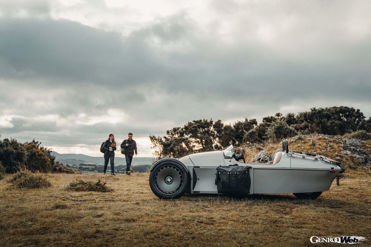 完全新規設計された3輪モデル「モーガン スーパー3」のエクステリア。