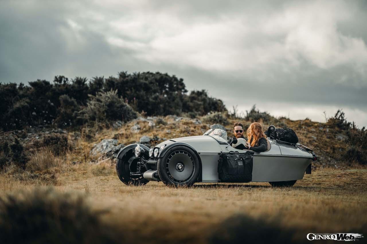 完全新規設計された3輪モデル「モーガン スーパー3」のエクステリア。