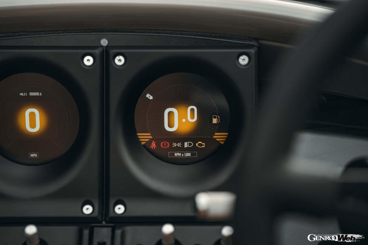 完全新規設計された3輪モデル「モーガン スーパー3」のインテリア。