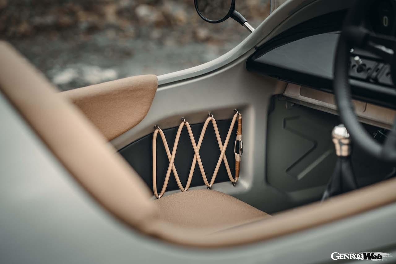 完全新規設計された3輪モデル「モーガン スーパー3」のインテリア。