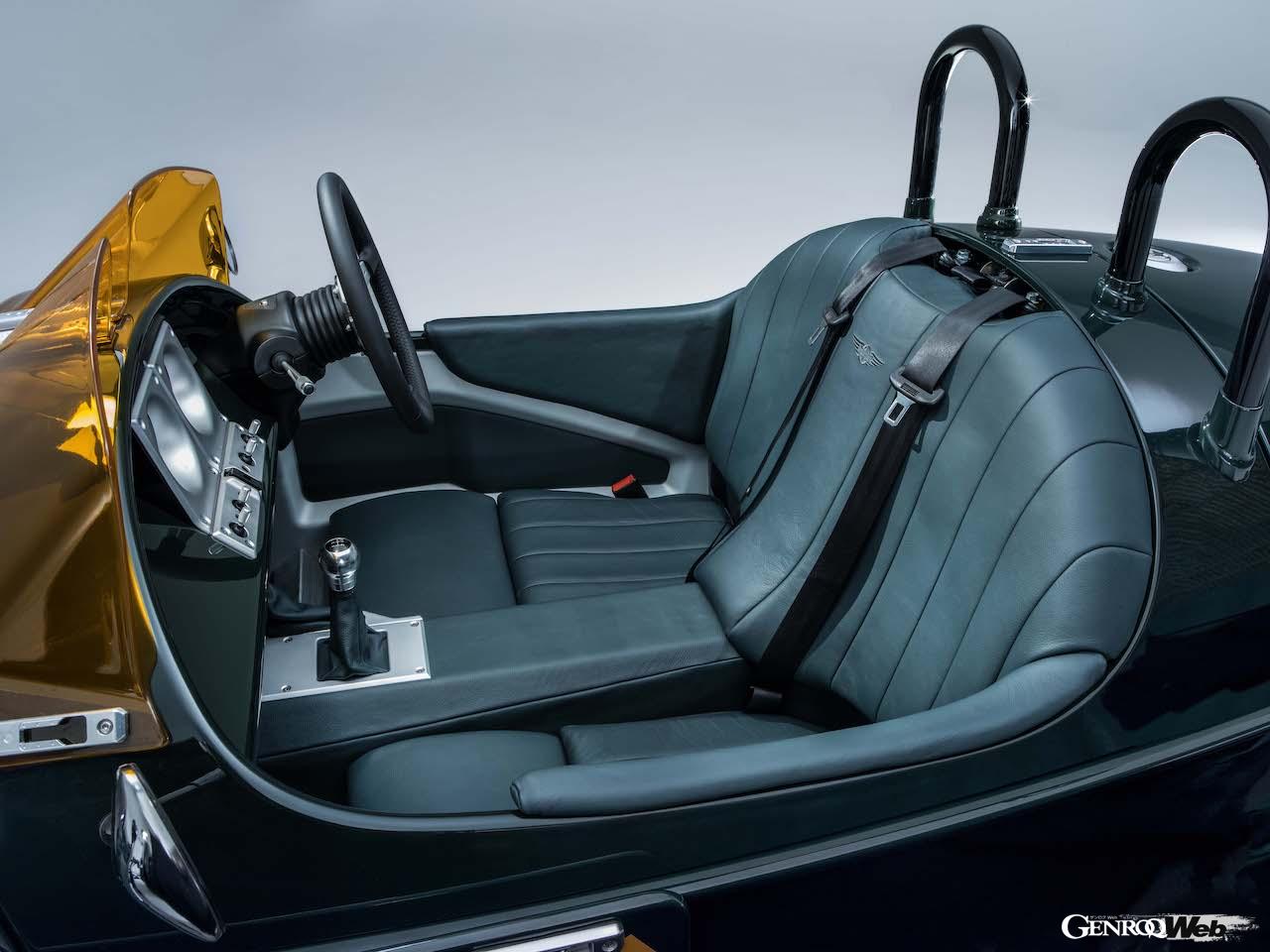 完全新規設計された3輪モデル「モーガン スーパー3」のインテリア。