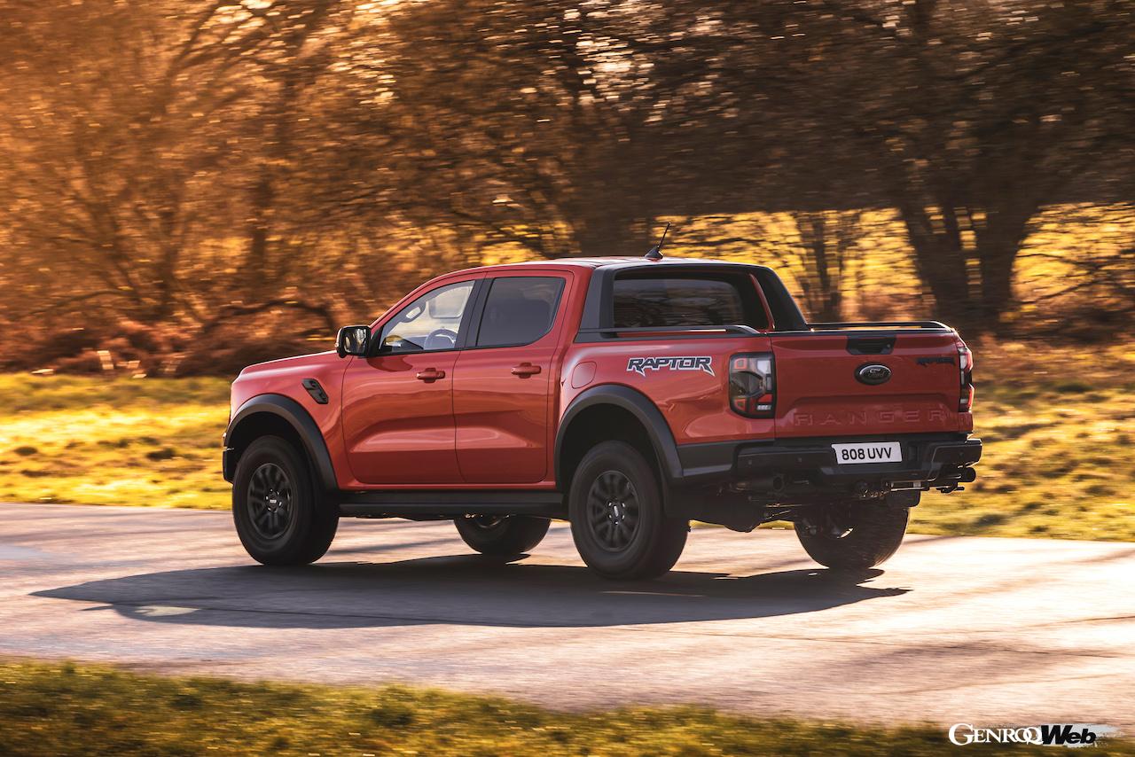 フォード レンジャー ラプター。リヤビュー