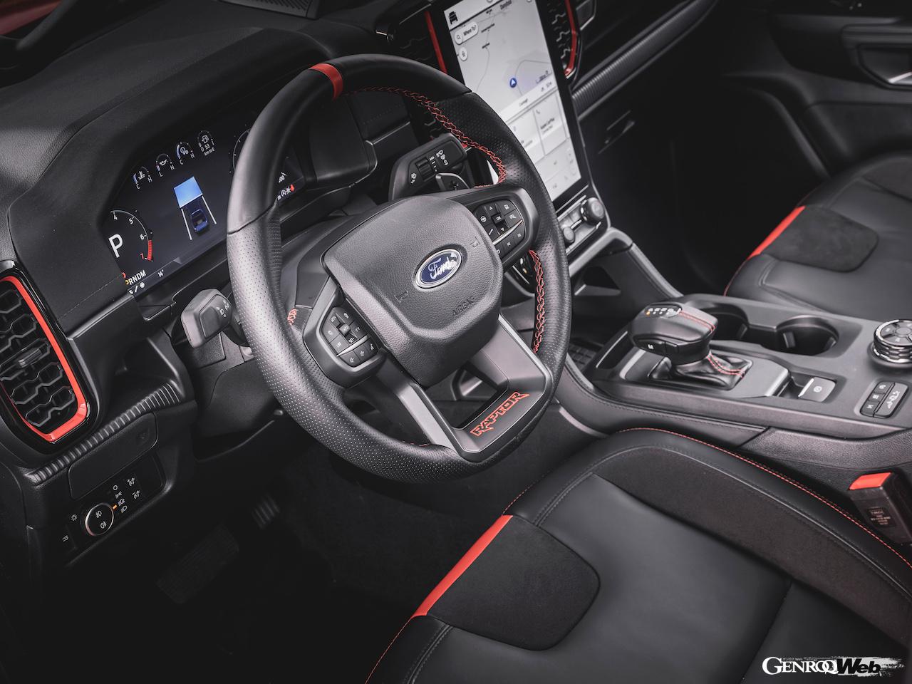 フォード レンジャー ラプター。コクピット