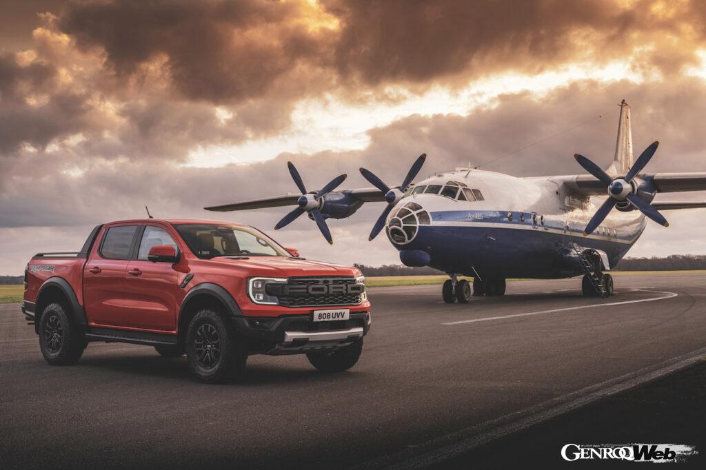 フォード レンジャー ラプター。フロントビュー