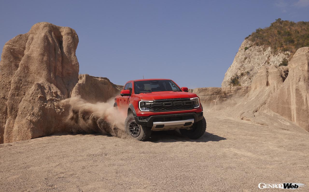 フォード レンジャー ラプター。フロントビュー