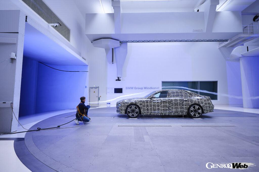 BMW i7の音響テスト風景。風洞実験