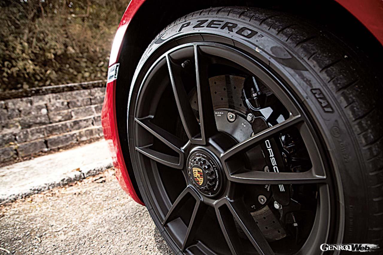 ポルシェ 911 カレラ GTSと718 ケイマン GTS 4.0のホイール