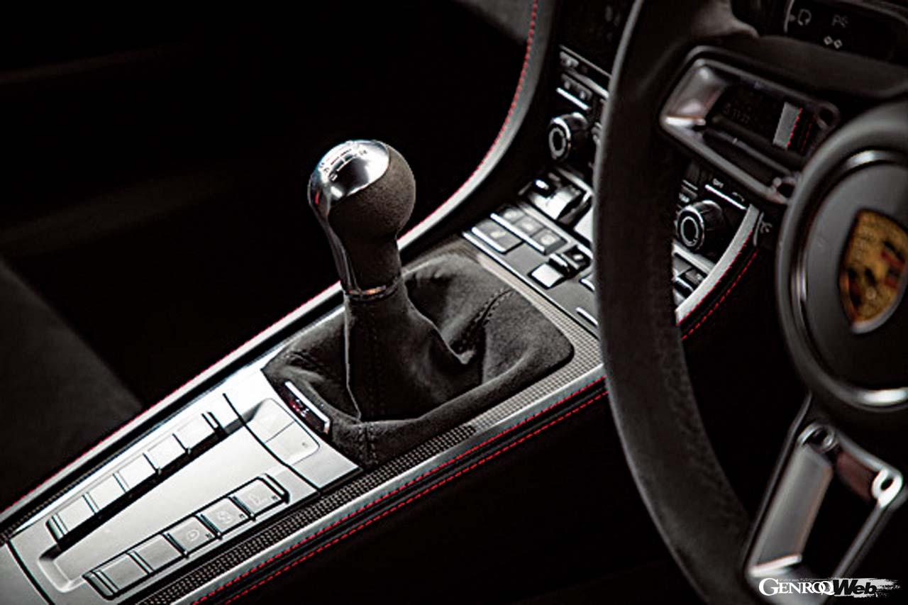 ポルシェ 718 ケイマン GTS 4.0のシフトノブ