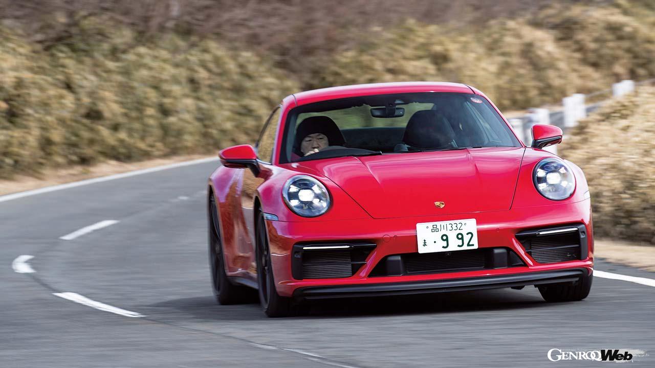 ポルシェ 911 カレラ GTSの走行シーン