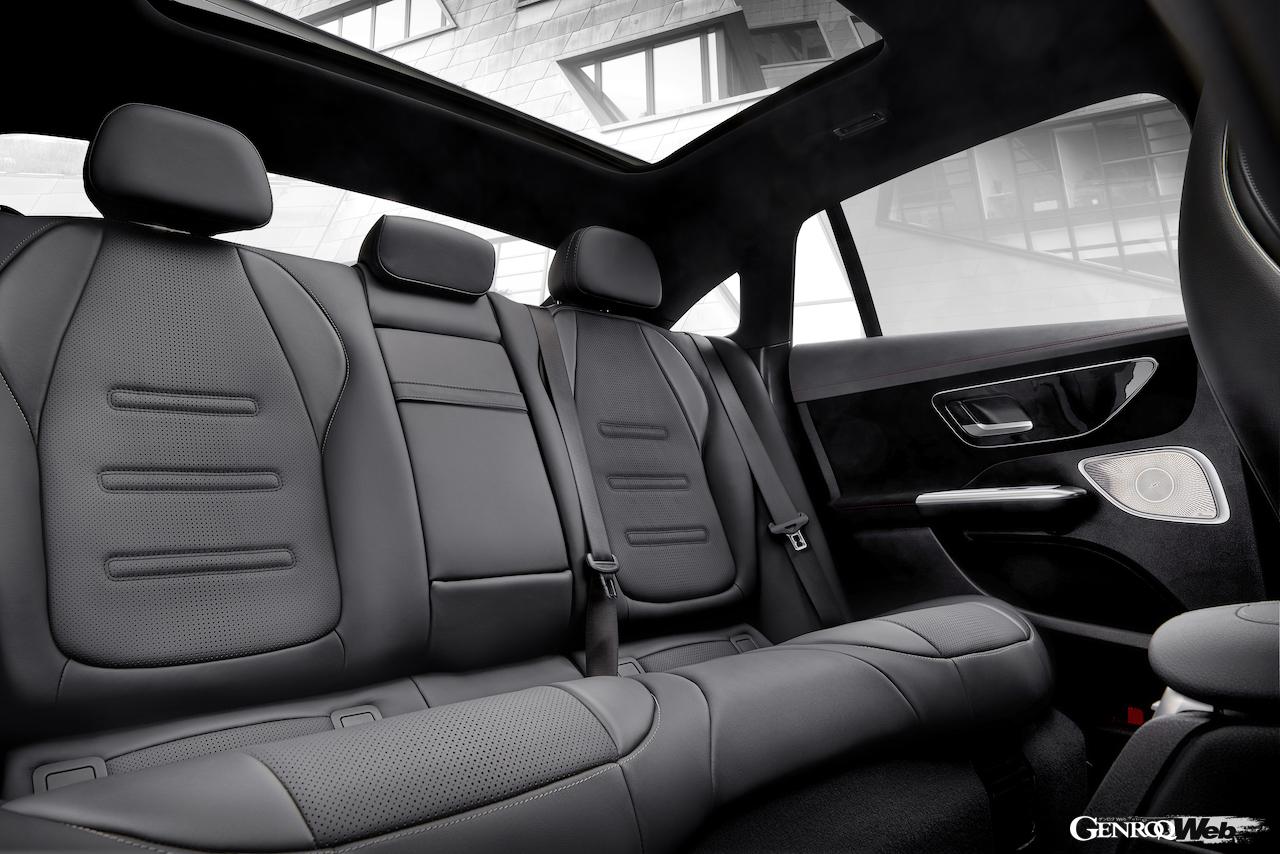 メルセデスAMG EQE 43 4MATICのリヤシート