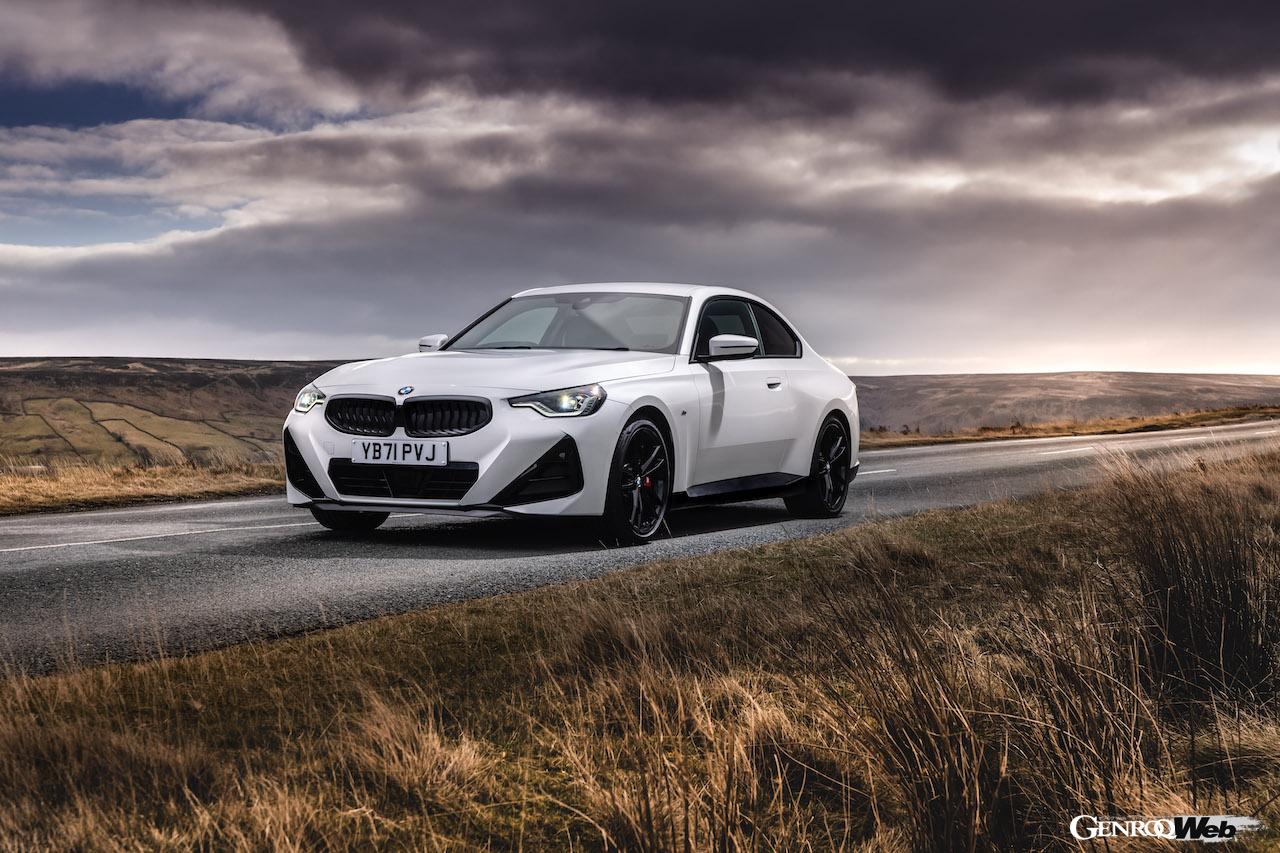 新型BMW 2シリーズ クーペの走行シーン