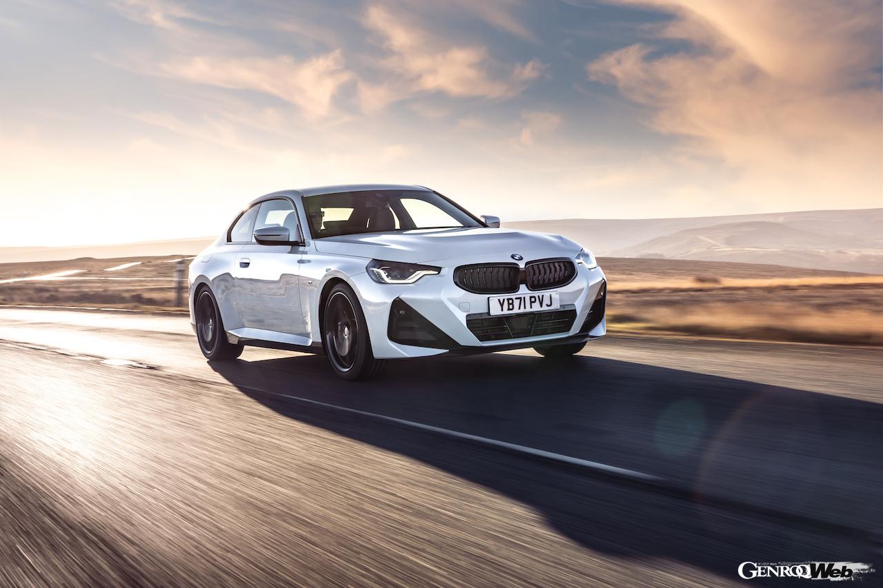 新型BMW 2シリーズ クーペの走行シーン