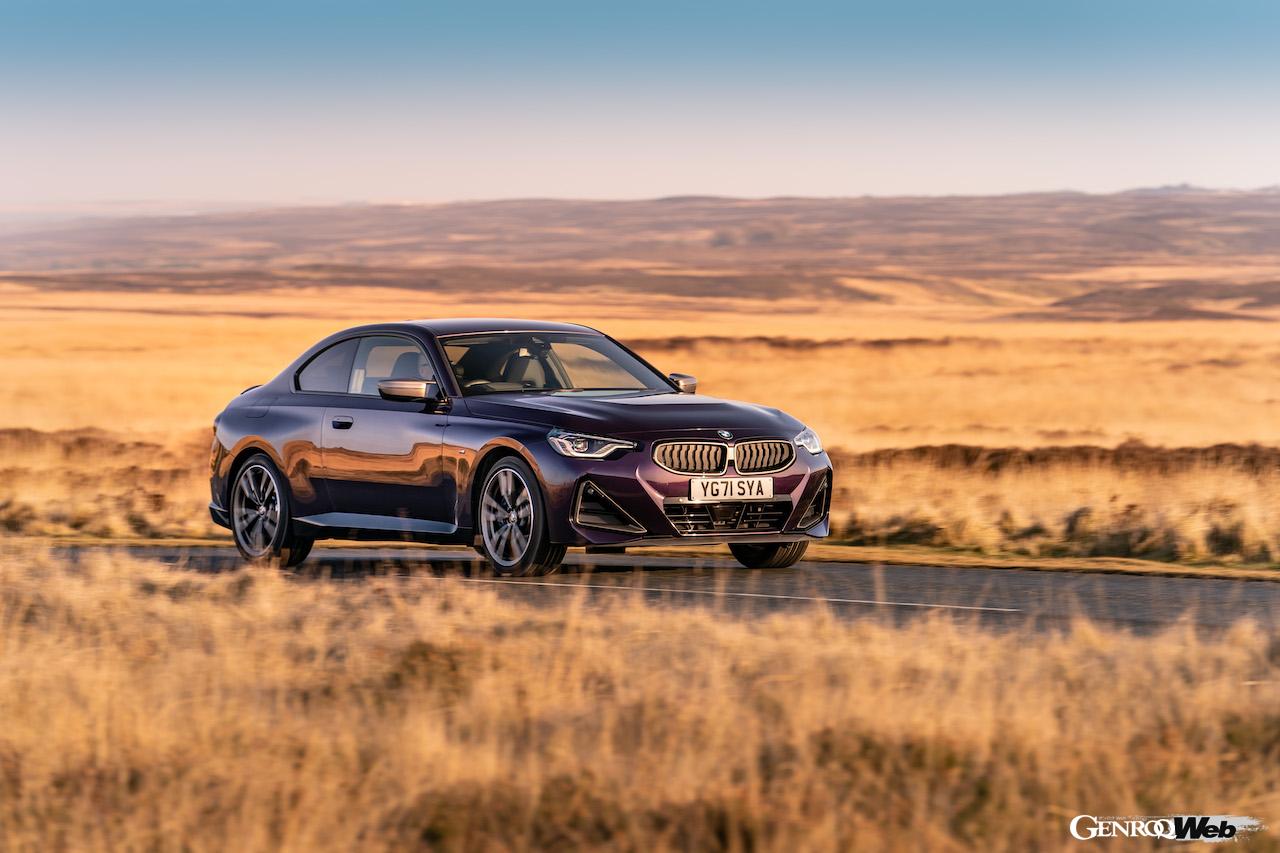 新型BMW 2シリーズ クーペの走行シーン