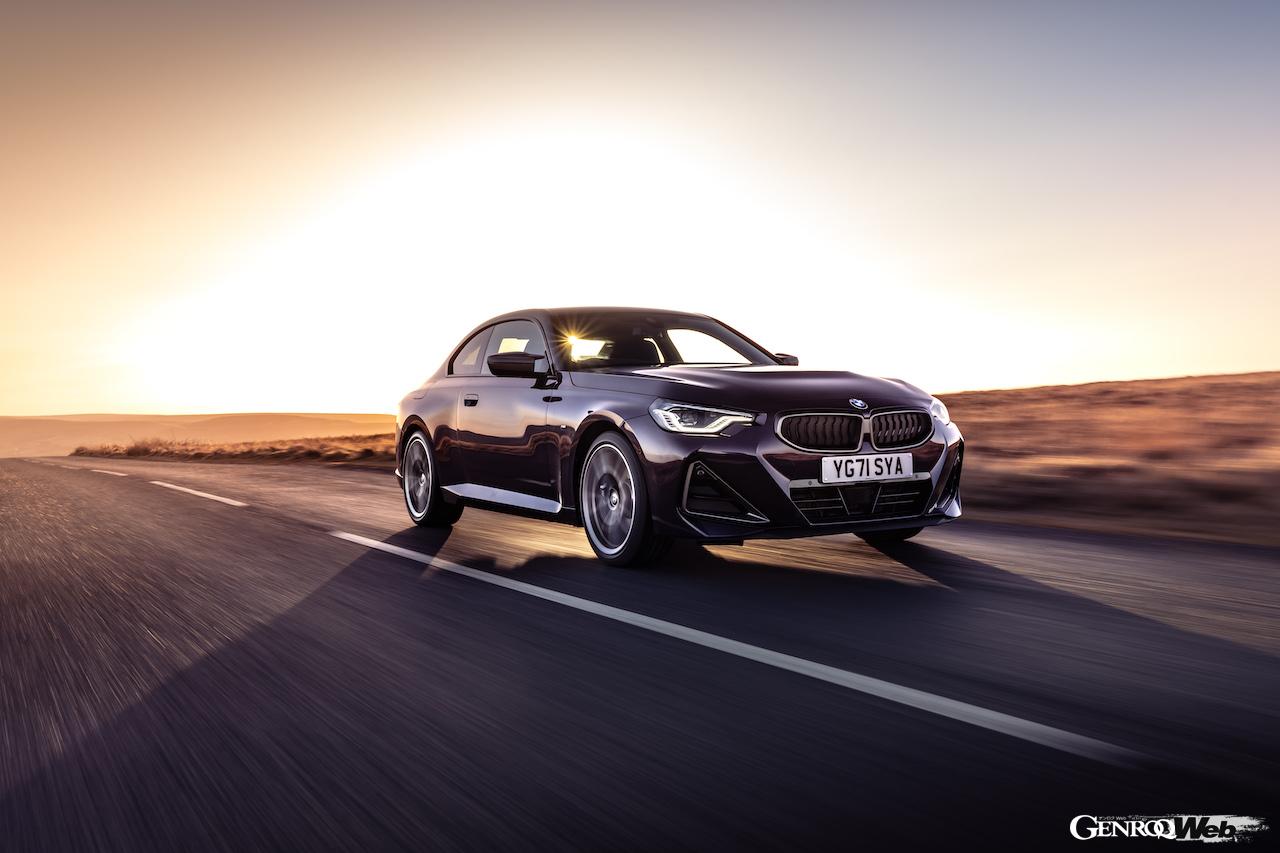 新型BMW 2シリーズ クーペの走行シーン