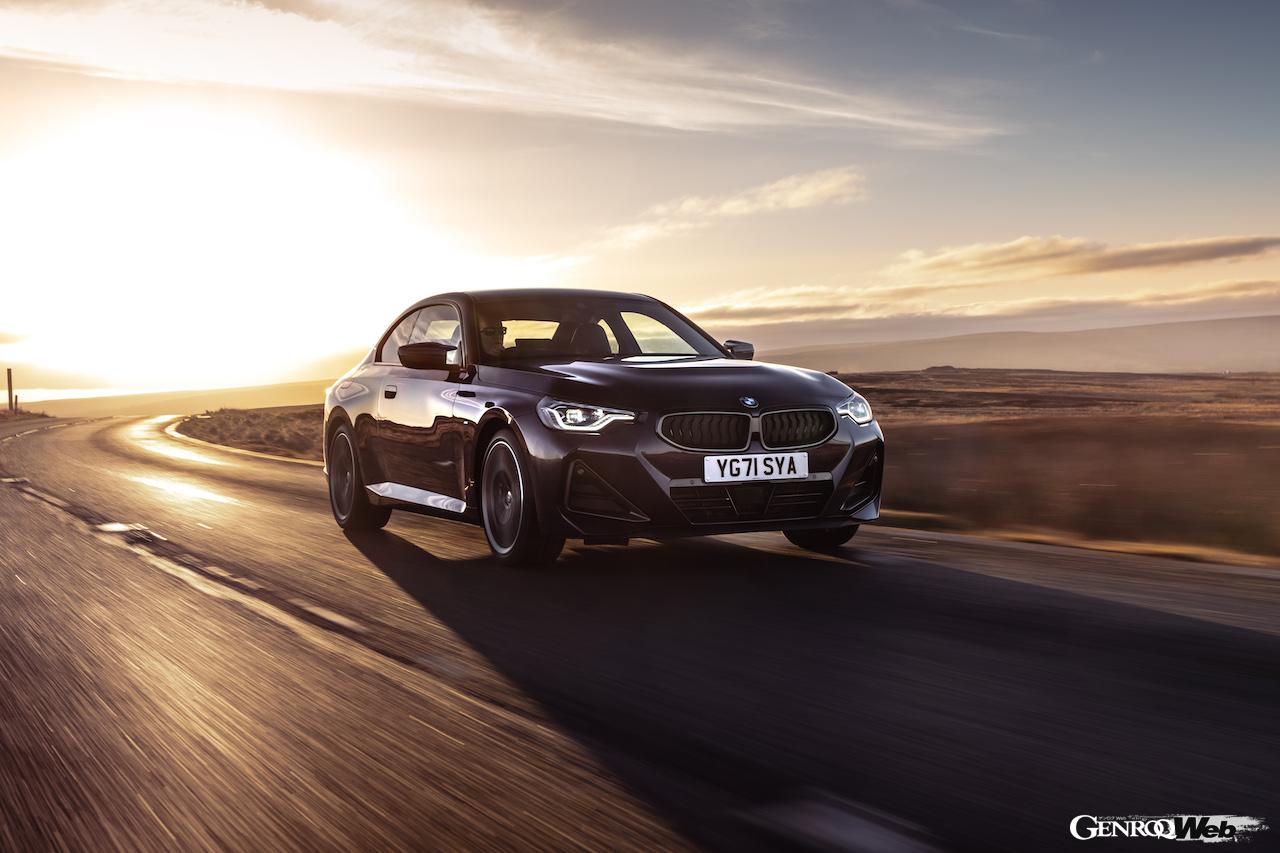 新型BMW 2シリーズ クーペの走行シーン