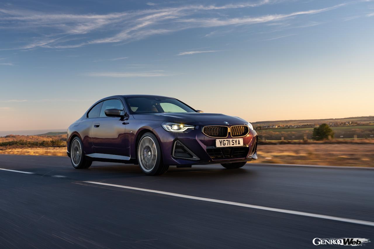 新型BMW 2シリーズ クーペの走行シーン