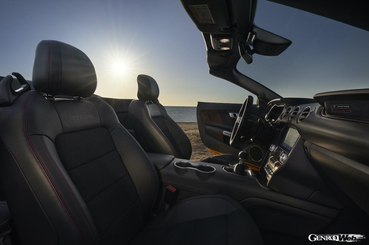 マスタング カリフォルニア スペシャルのシート