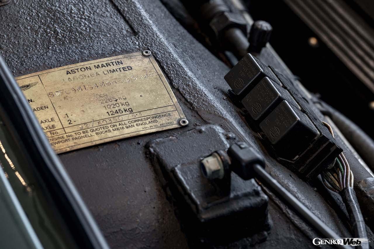 デビュー30周年を迎えた、アストンマーティン ヴィラージュ 6.3のディティール