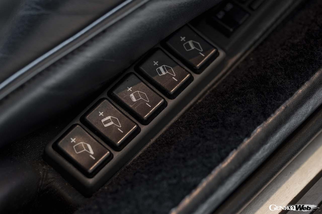 デビュー30周年を迎えた、アストンマーティン ヴィラージュ 6.3のインテリア。