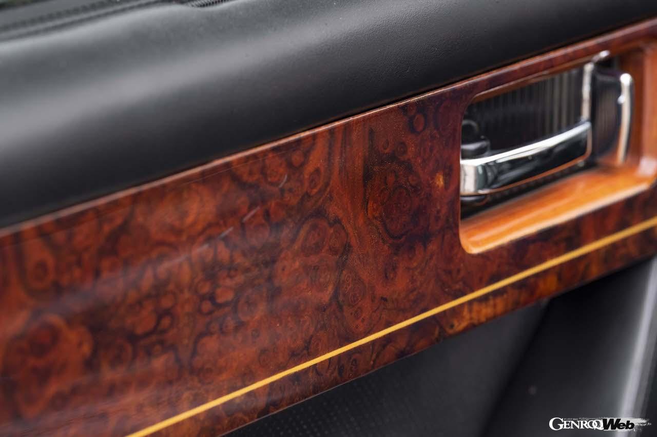 デビュー30周年を迎えた、アストンマーティン ヴィラージュ 6.3のインテリア。