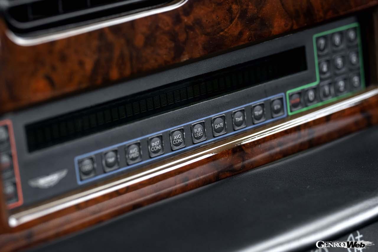 デビュー30周年を迎えた、アストンマーティン ヴィラージュ 6.3のインテリア。