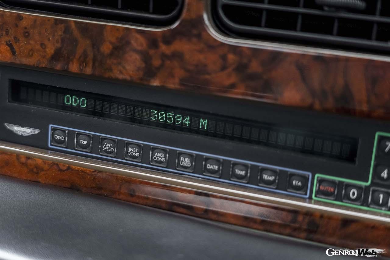 デビュー30周年を迎えた、アストンマーティン ヴィラージュ 6.3のインテリア。