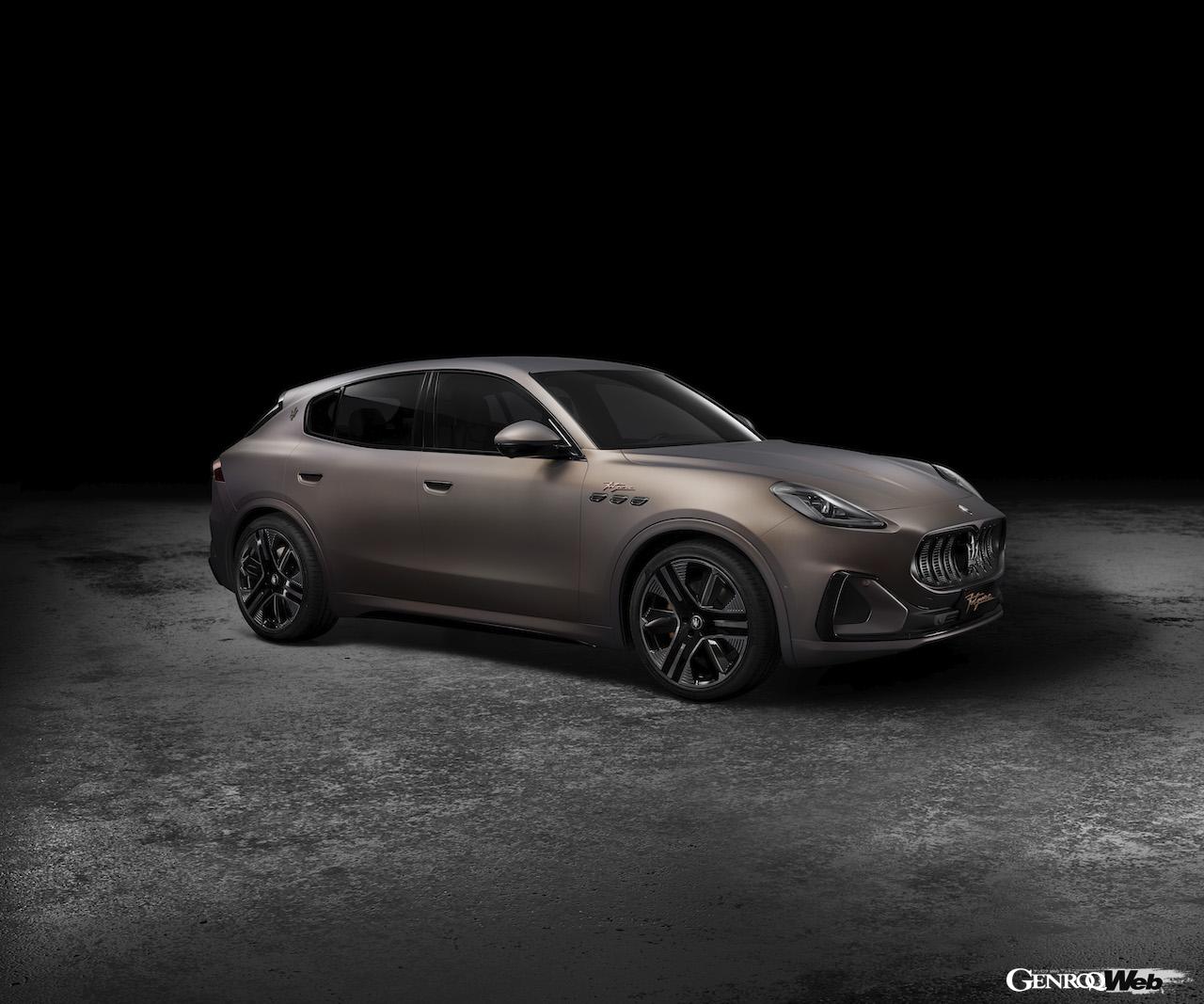 マセラティ グレカーレ フォルゴーレのフロントビュー