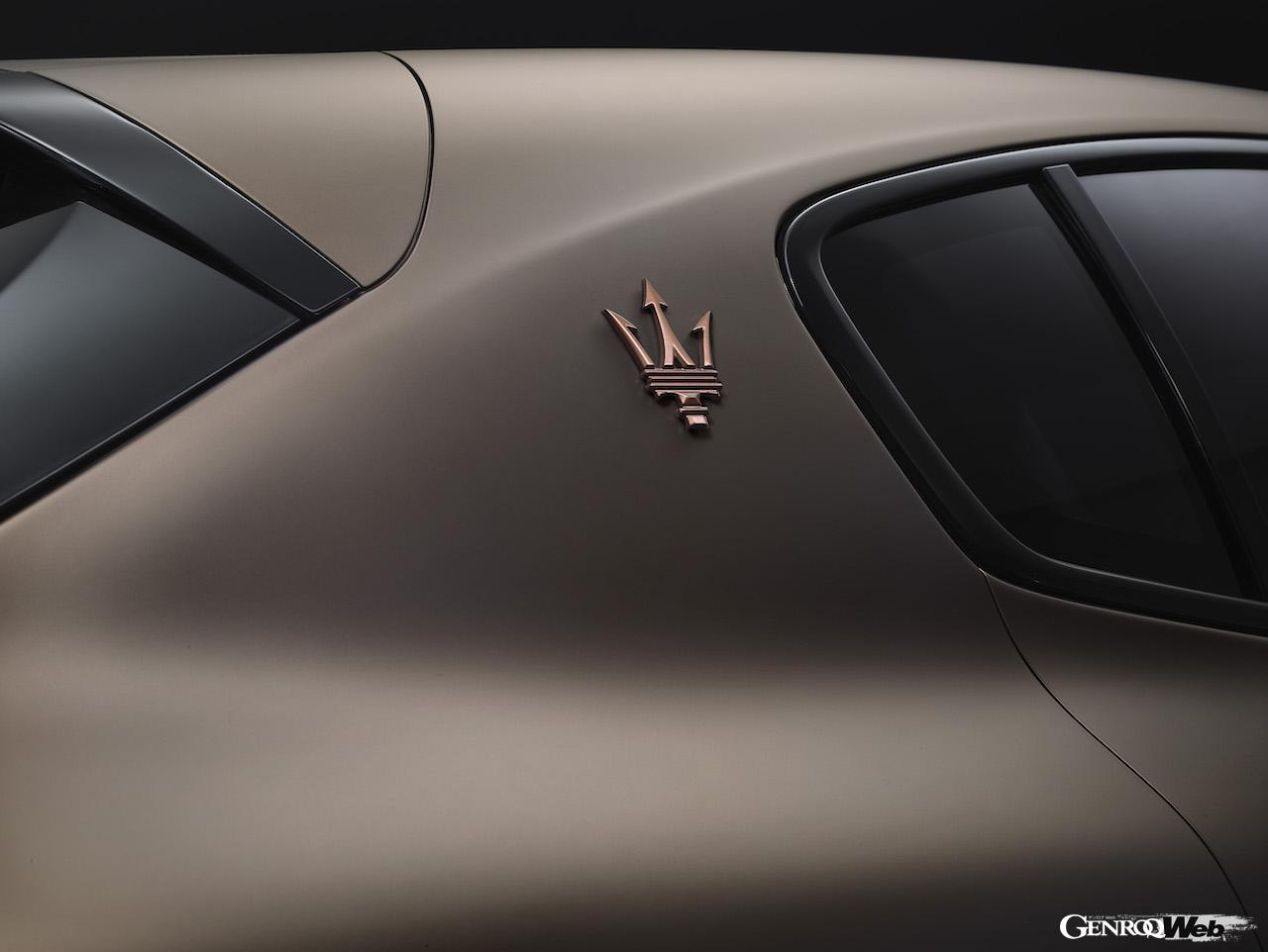 マセラティ グレカーレ フォルゴーレのエンブレム