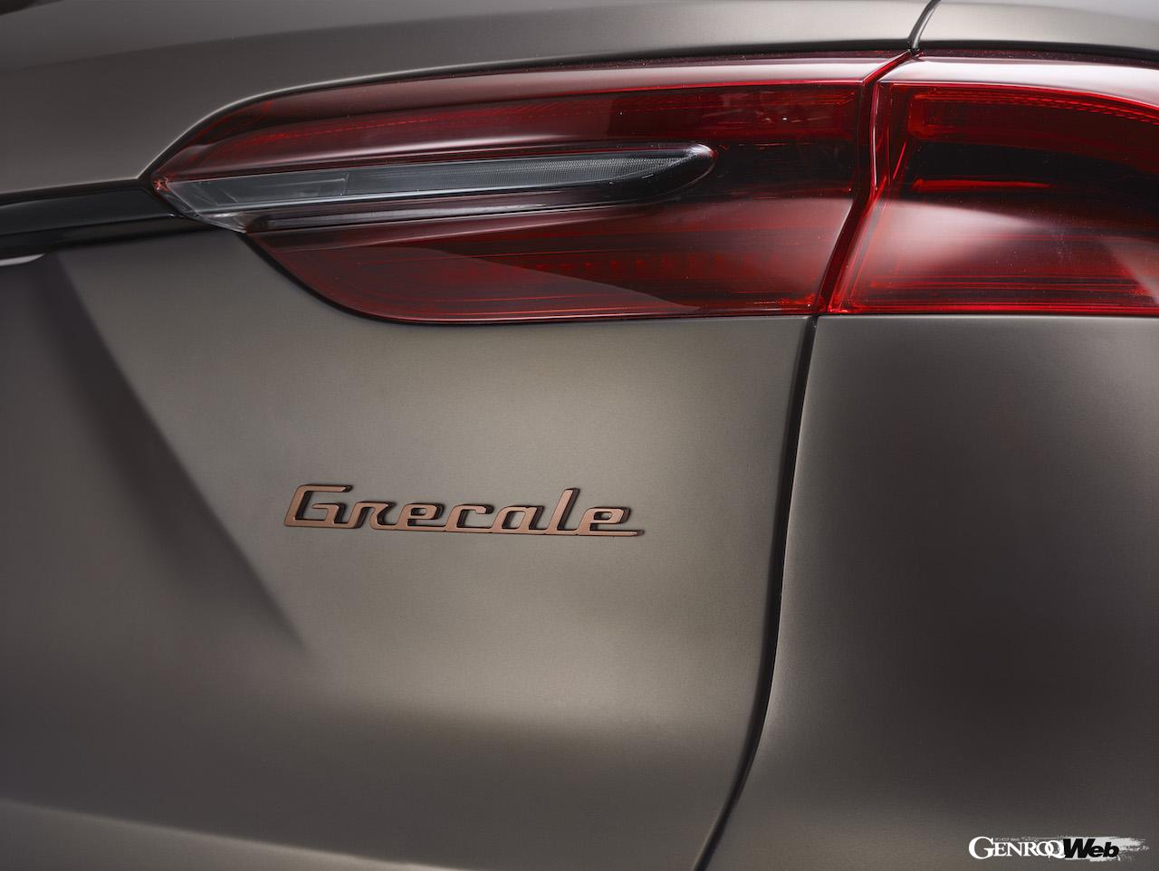 マセラティ グレカーレ フォルゴーレのエンブレム