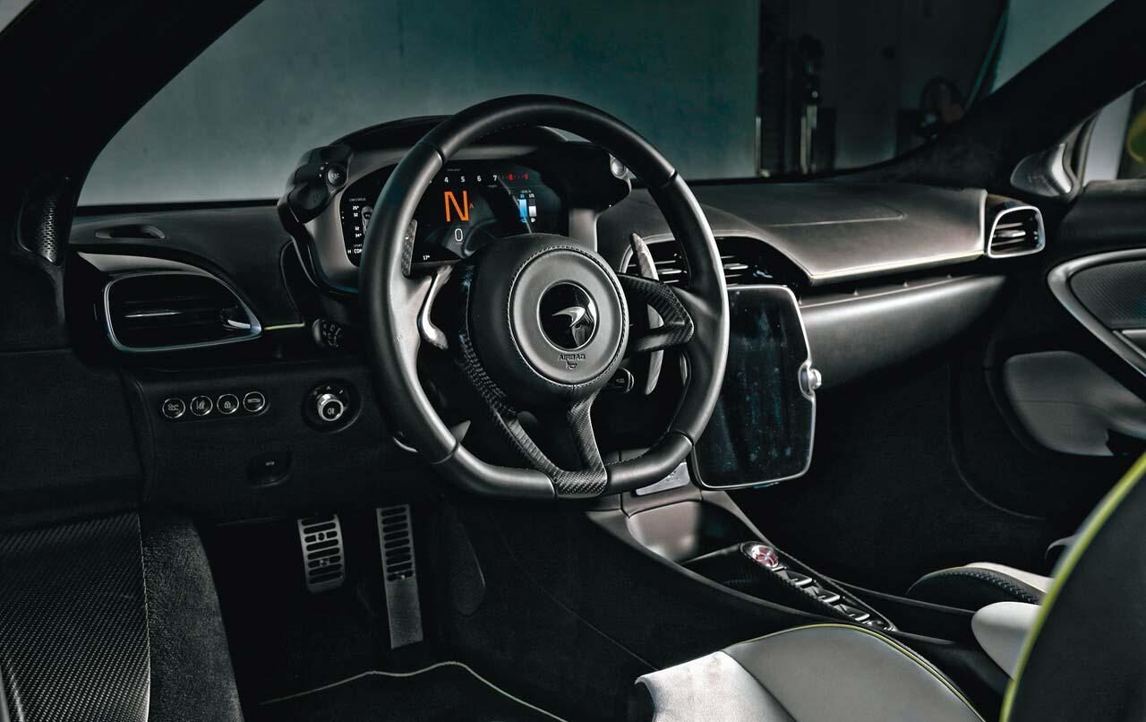 マクラーレン アルトゥーラのインテリア