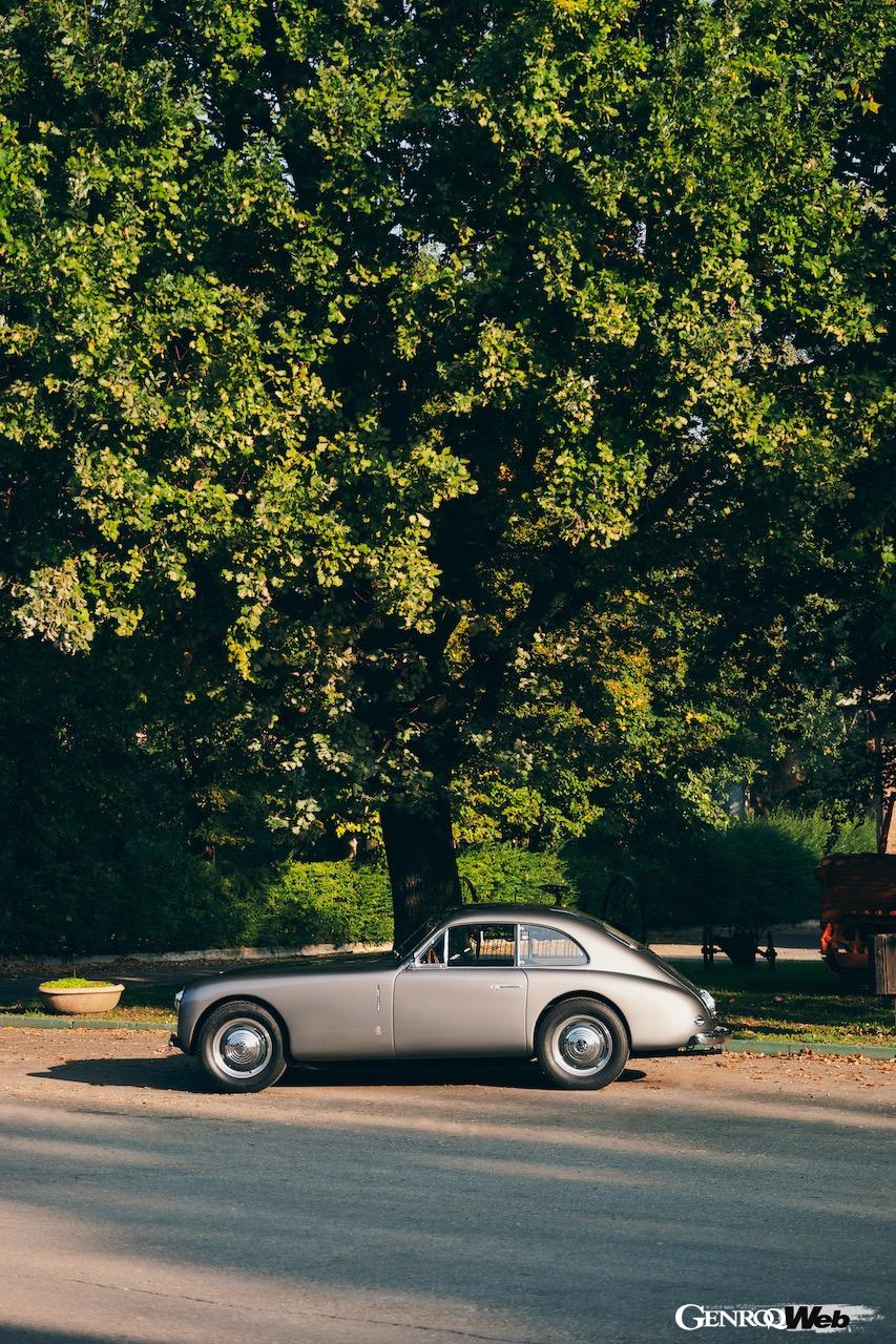 マセラティ A6 1500のサイドビュー