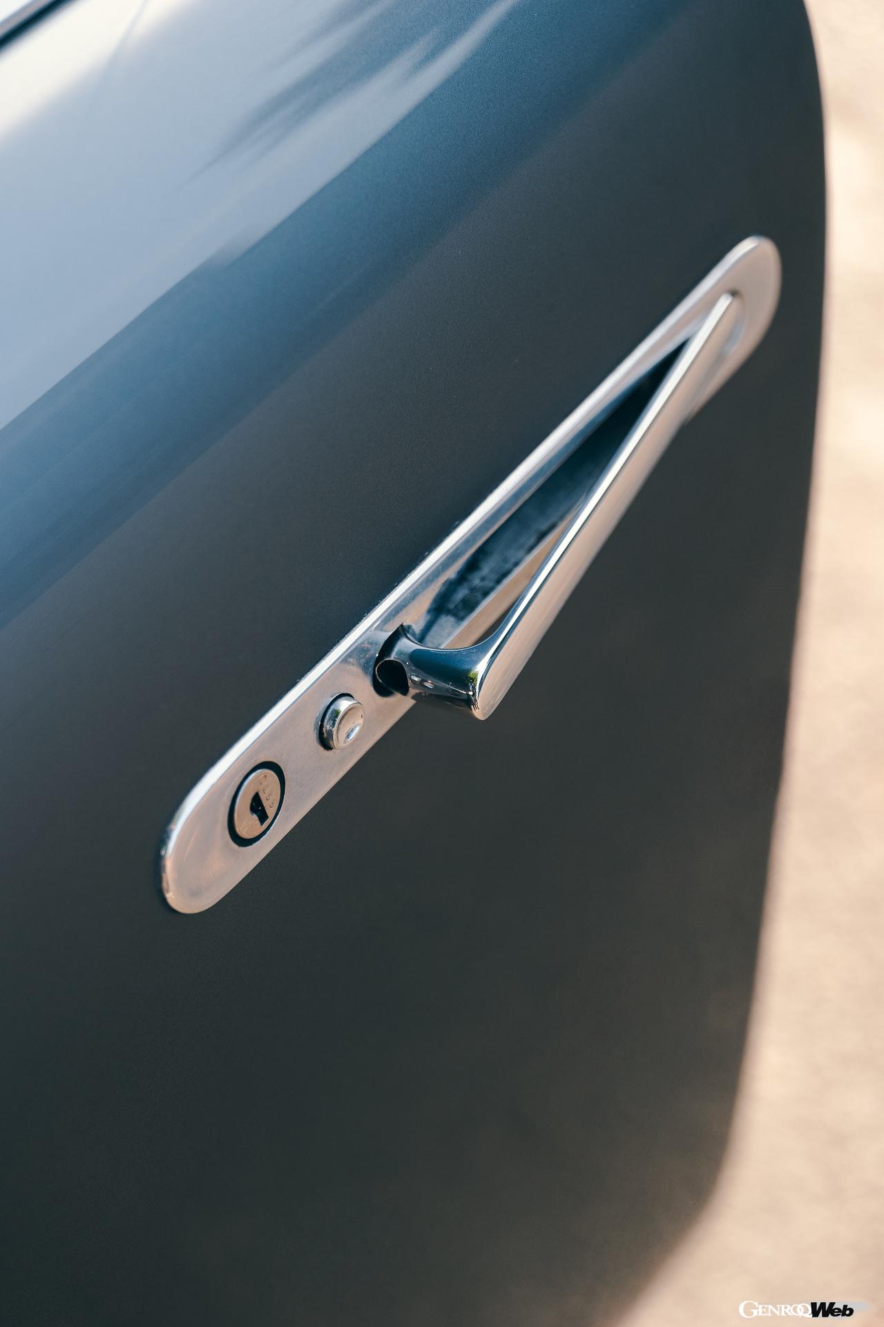 マセラティ A6 1500のドアハンドル