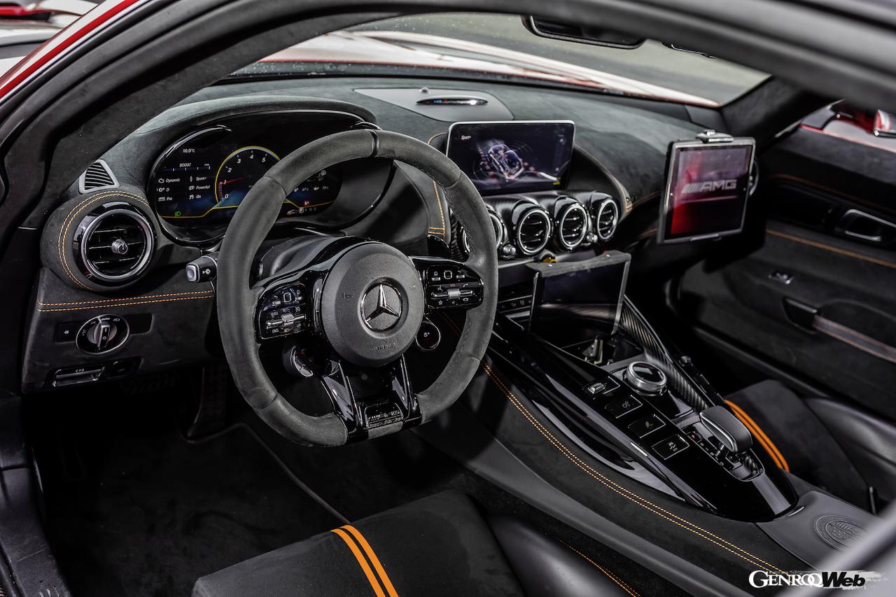メルセデスAMGが2022年シーズンのF1に供給する、AMG GT ブラックシリーズベースのセーフティカー。コクピット