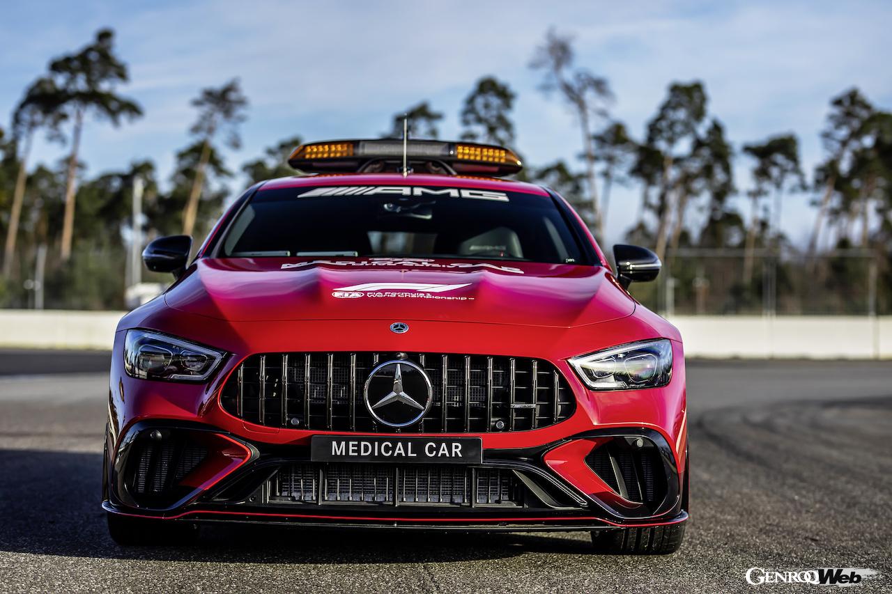 メルセデスAMGが2022年シーズンのF1に供給する、メルセデスAMG GT 63 S 4マティックプラスベースのメディカルカー。正面ビュー