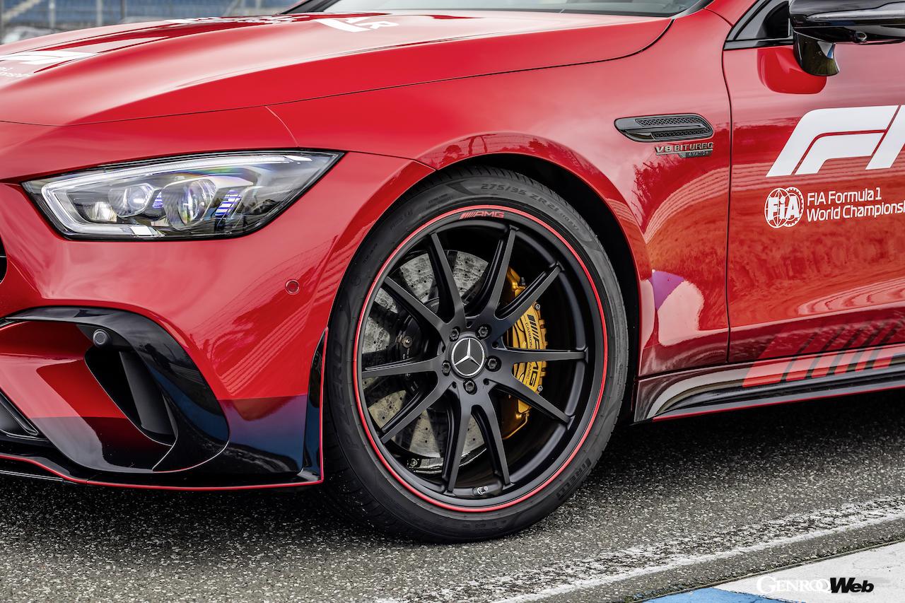 メルセデスAMGが2022年シーズンのF1に供給する、メルセデスAMG GT 63 S 4マティックプラスベースのメディカルカー。ホイール