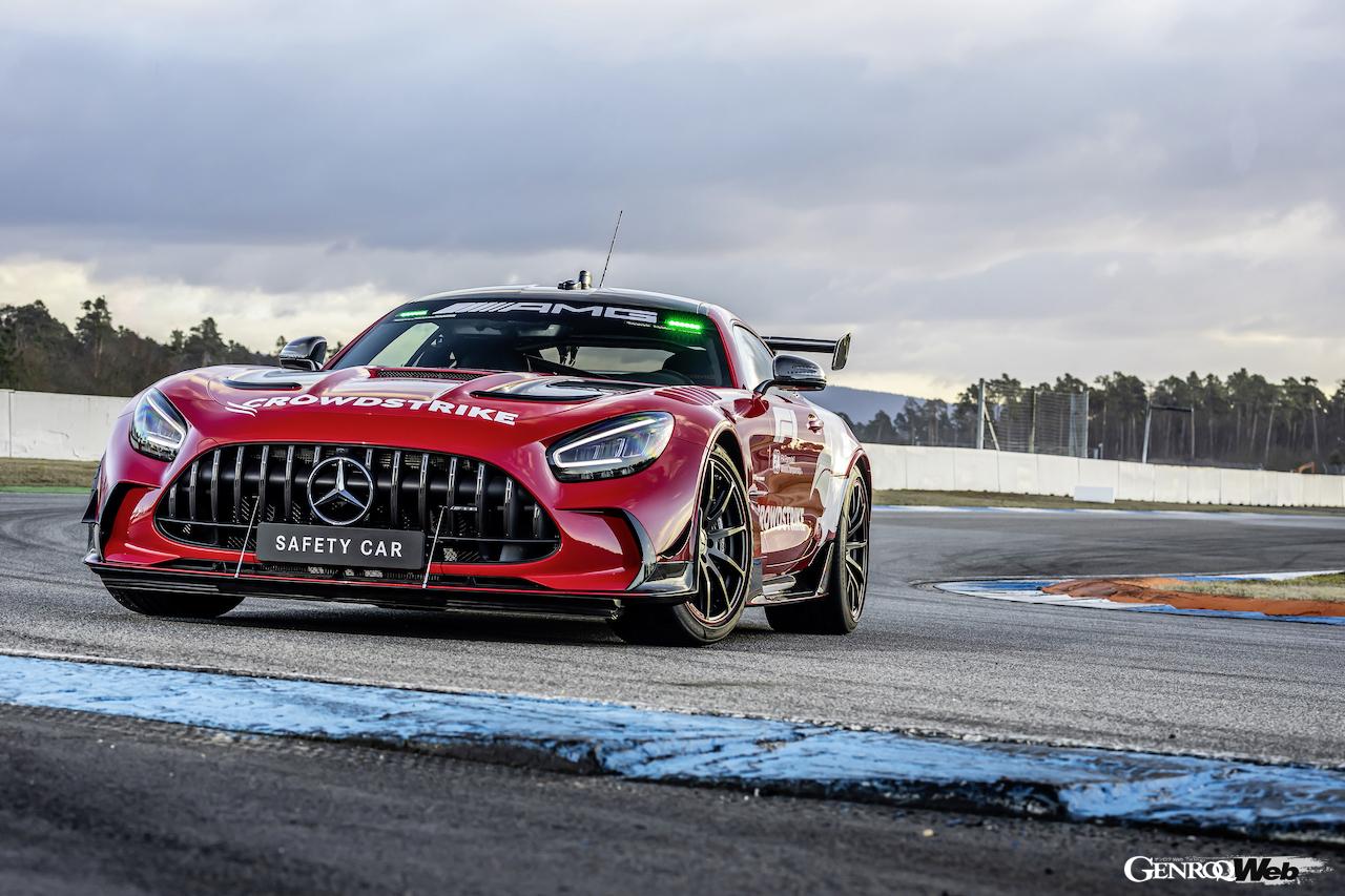 メルセデスAMGが2022年シーズンのF1に供給する、AMG GT ブラックシリーズベースのセーフティカー。フロントビュー