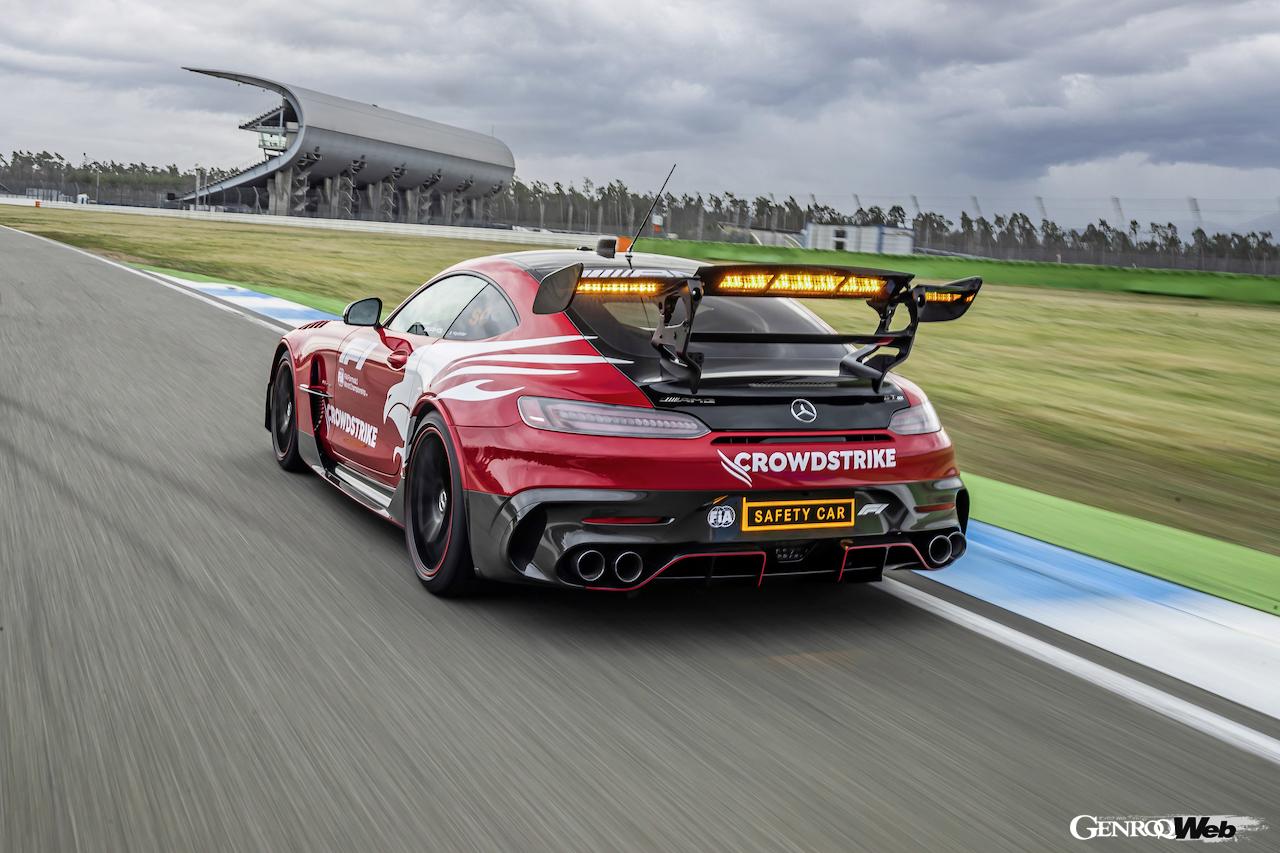 メルセデスAMGが2022年シーズンのF1に供給する、AMG GT ブラックシリーズベースのセーフティカー。リヤビュー
