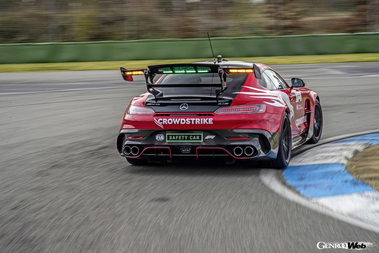 メルセデスAMGが2022年シーズンのF1に供給する、AMG GT ブラックシリーズベースのセーフティカー。リヤビュー