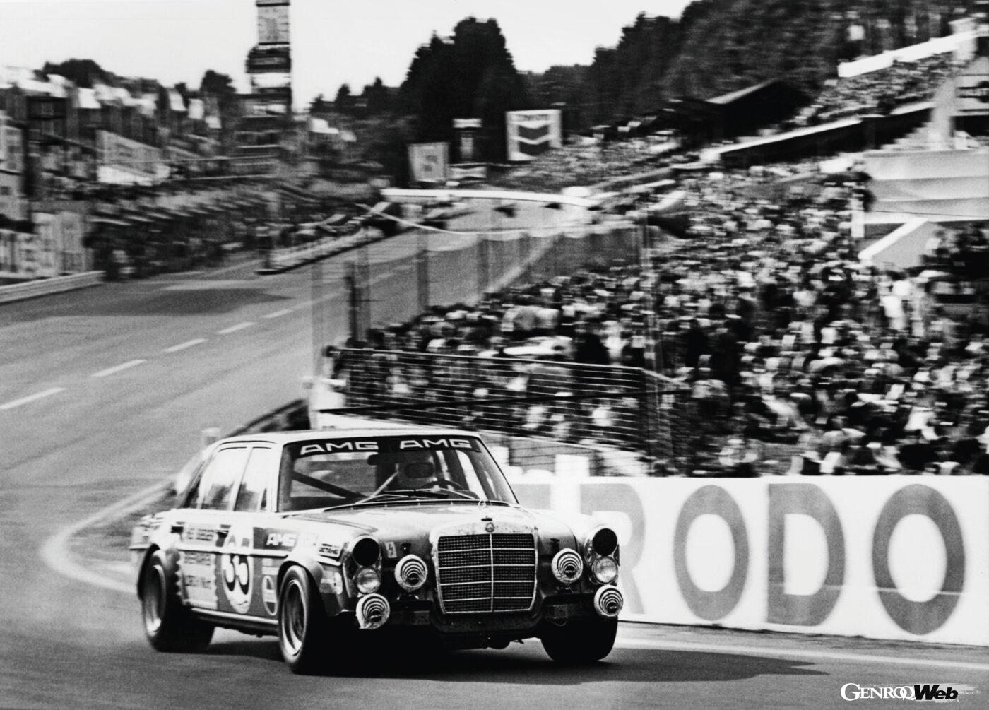 1971年のスパ フランコルシャンを走るAMG 300 SEL 6.8