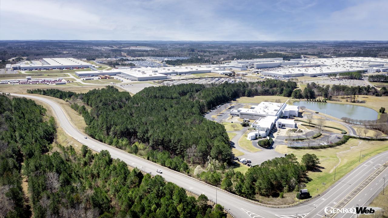 メルセデス・ベンツの米アラバマ州タスカルーサ工場。空撮写真