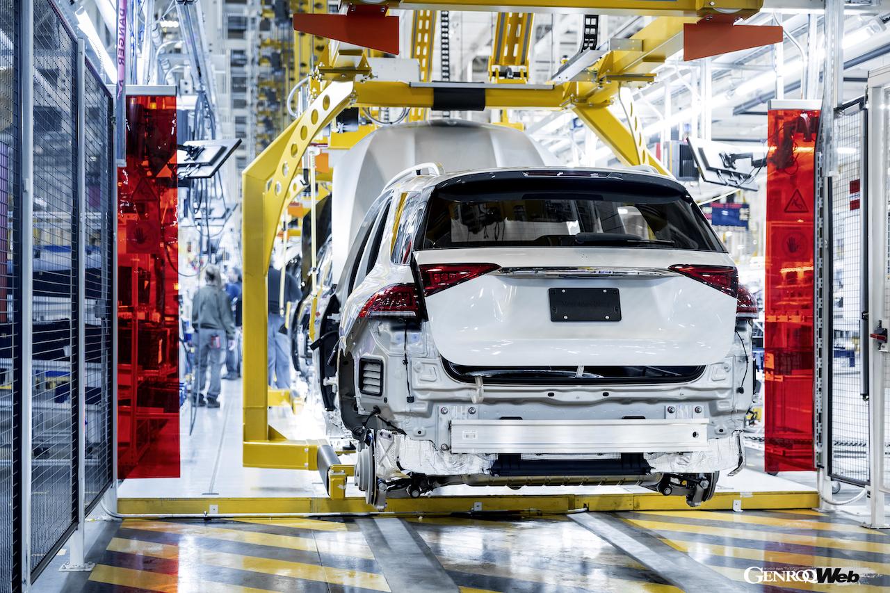 メルセデス・ベンツの米アラバマ州タスカルーサ工場。生産ライン