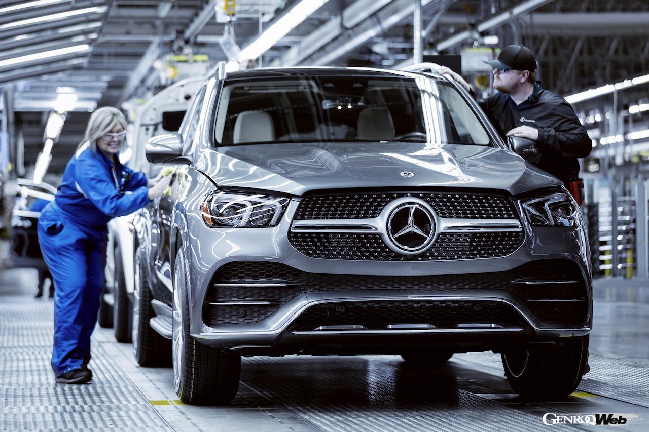 メルセデス・ベンツの米アラバマ州タスカルーサ工場。生産ライン