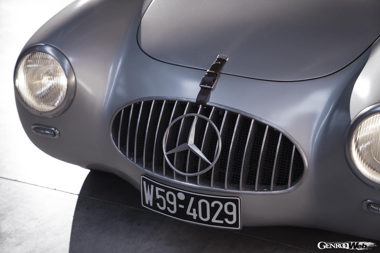 メルセデス・ベンツSLのルーツ、1952年に誕生したレーシングカーの300SL（W194）。フロントグリル