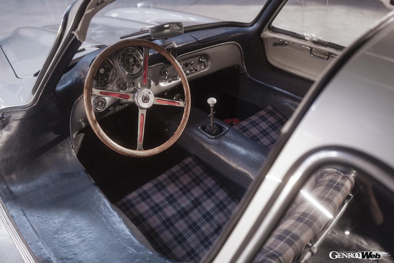 メルセデス・ベンツSLのルーツ、1953年シーズンのために作られた300SL プロトタイプレーシングカー（W194/11）。コクピット