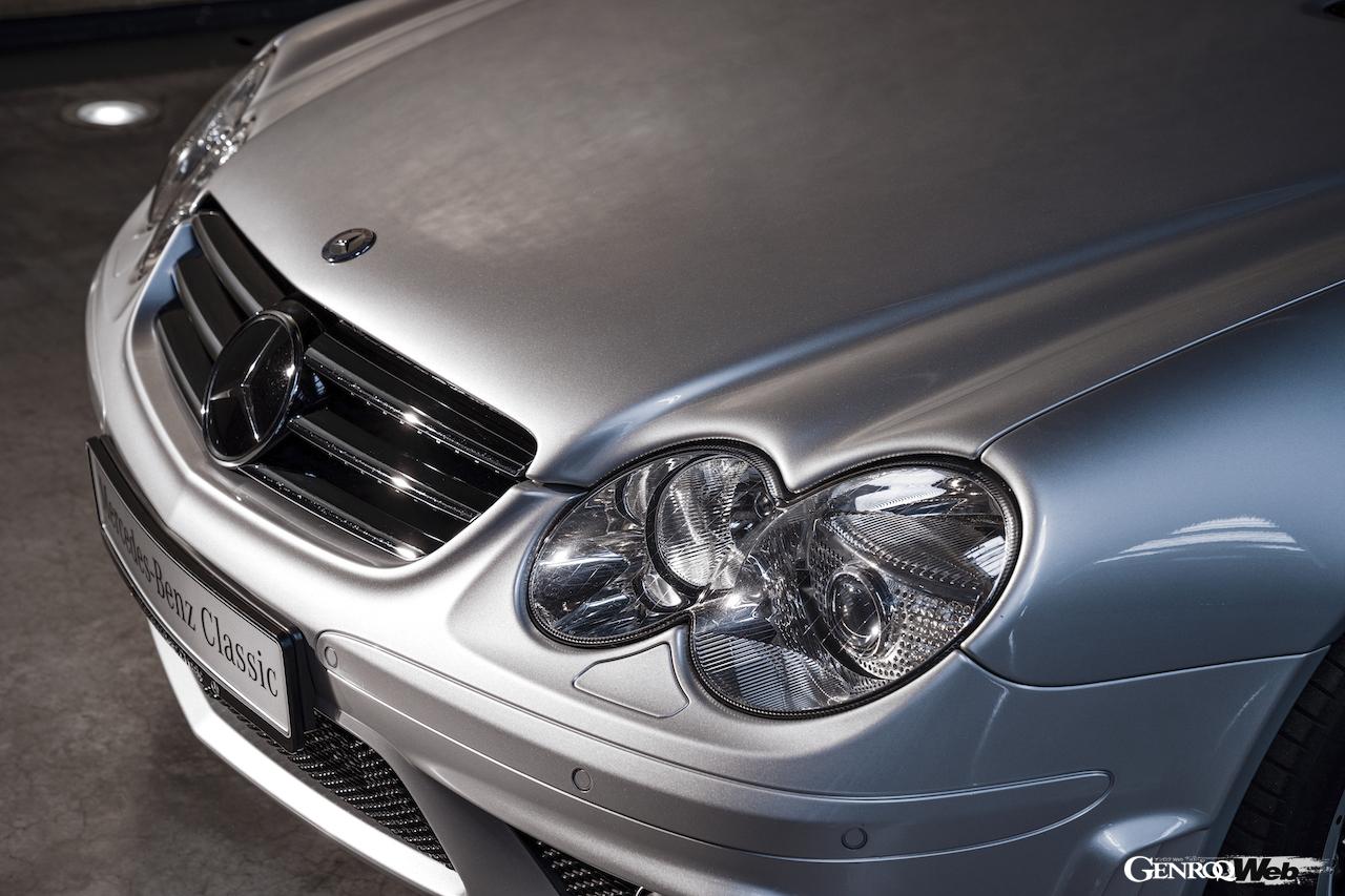メルセデス・ベンツSLの過去モデル。2005年のSL 55 AMG（R230）。フロントセクション