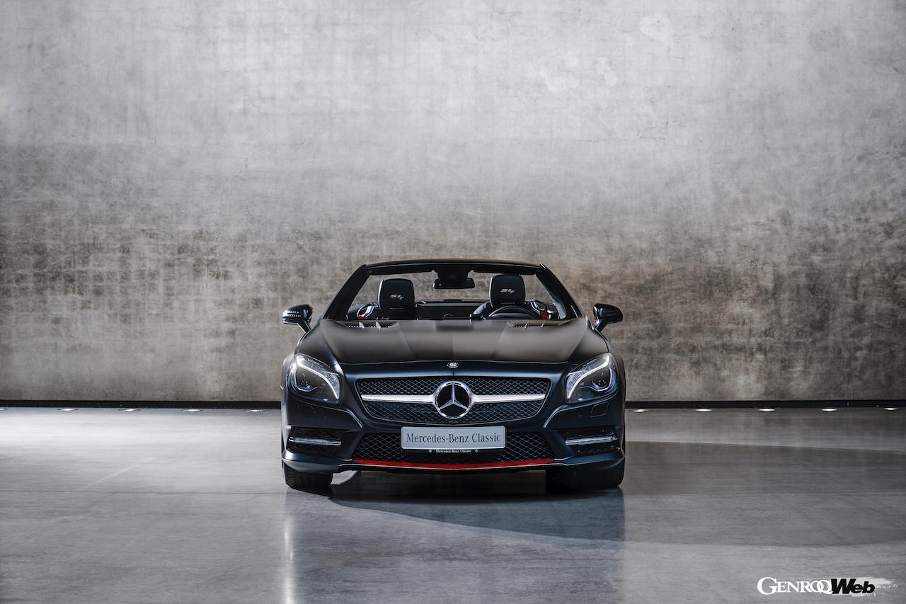 メルセデス・ベンツSLの先代モデル。2015年のSL500 スペシャルエディション“ミッレ ミリア 417”（R231）。正面ビュー