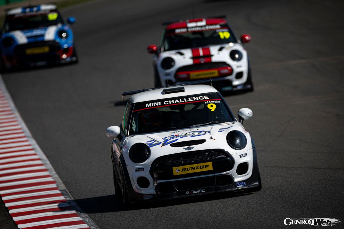 スポーツランドSUGOを舞台に繰り広げられたRound1は随所で激しい攻防が見られる見応えのあるレースに。