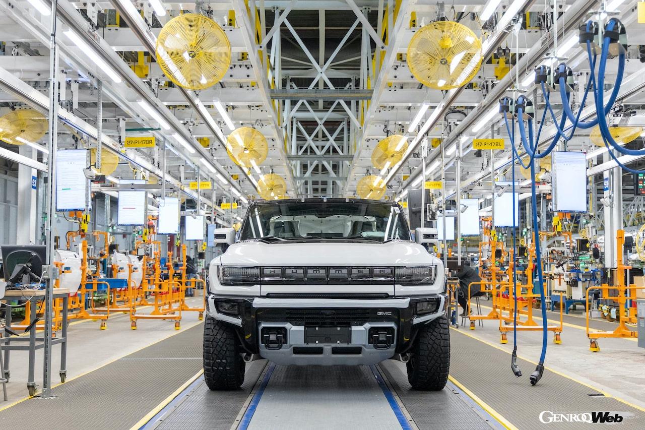 ピックアップや大型SUVの電動化を進めるGMは、ホンダとの共同開発でより小型で価格の安い電気自動車をラインナップに加える。